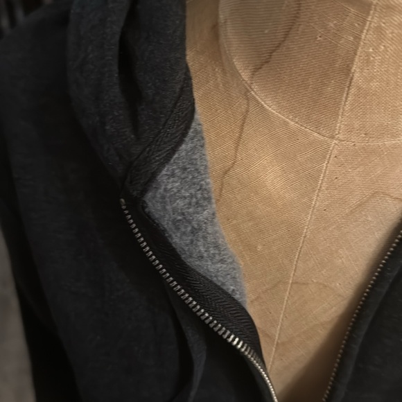 Size medium an original Santa Cruz Skateboard dark grey zip up hoodie - Picture 2 of 4